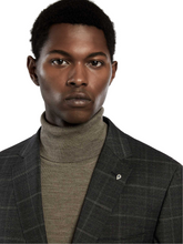 Slim fit performance suit
